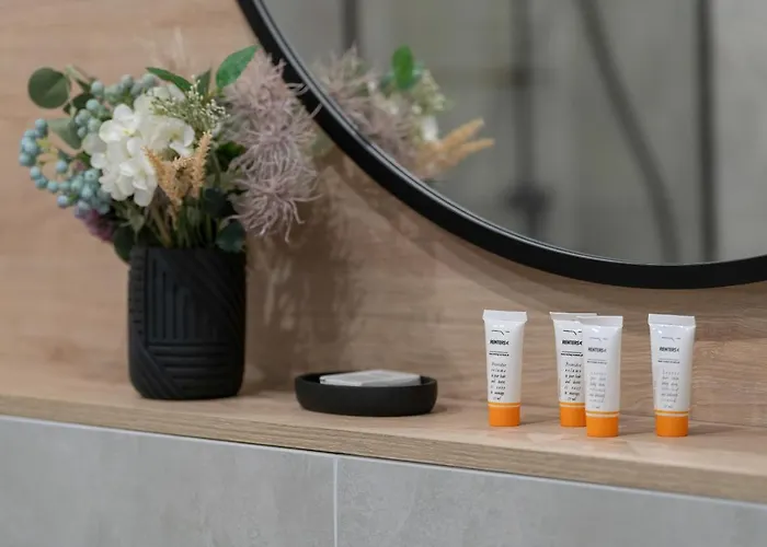 Elegant For 4 With Parking In By Renters Poznań