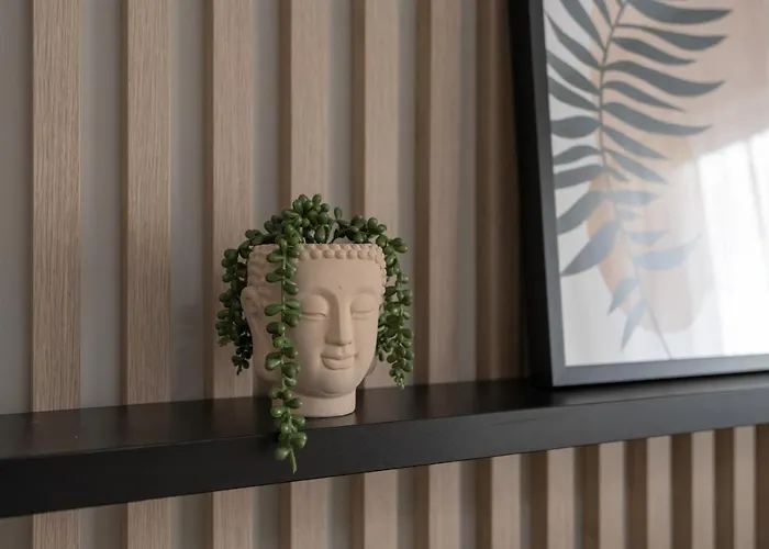 Elegant For 4 With Parking In By Renters *