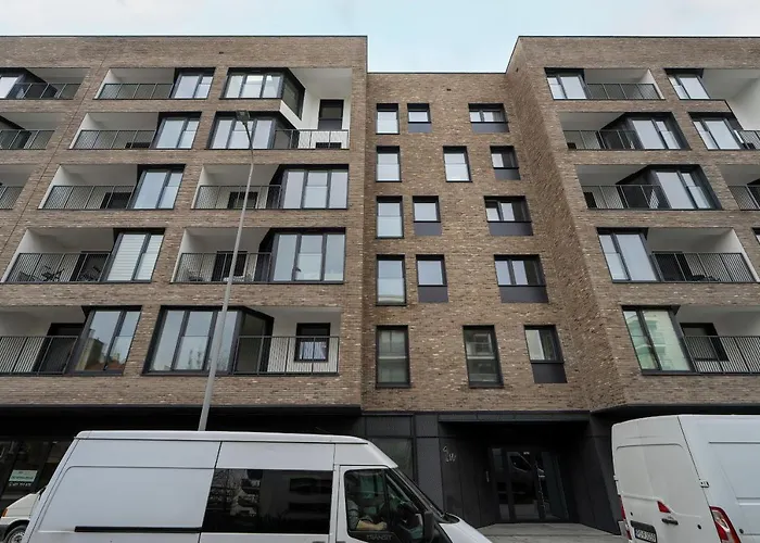 Elegant For 4 With Parking In By Renters Poznan