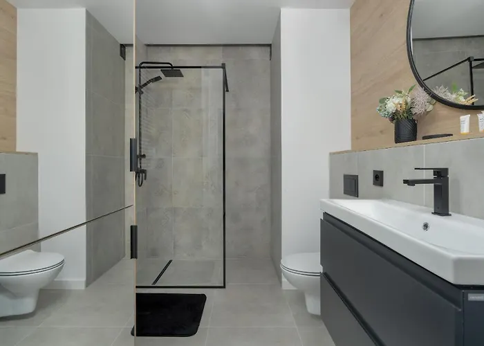 Elegant For 4 With Parking In By Renters *